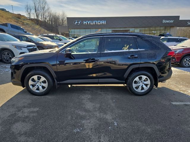 Used 2019 Toyota RAV4 LE image 2