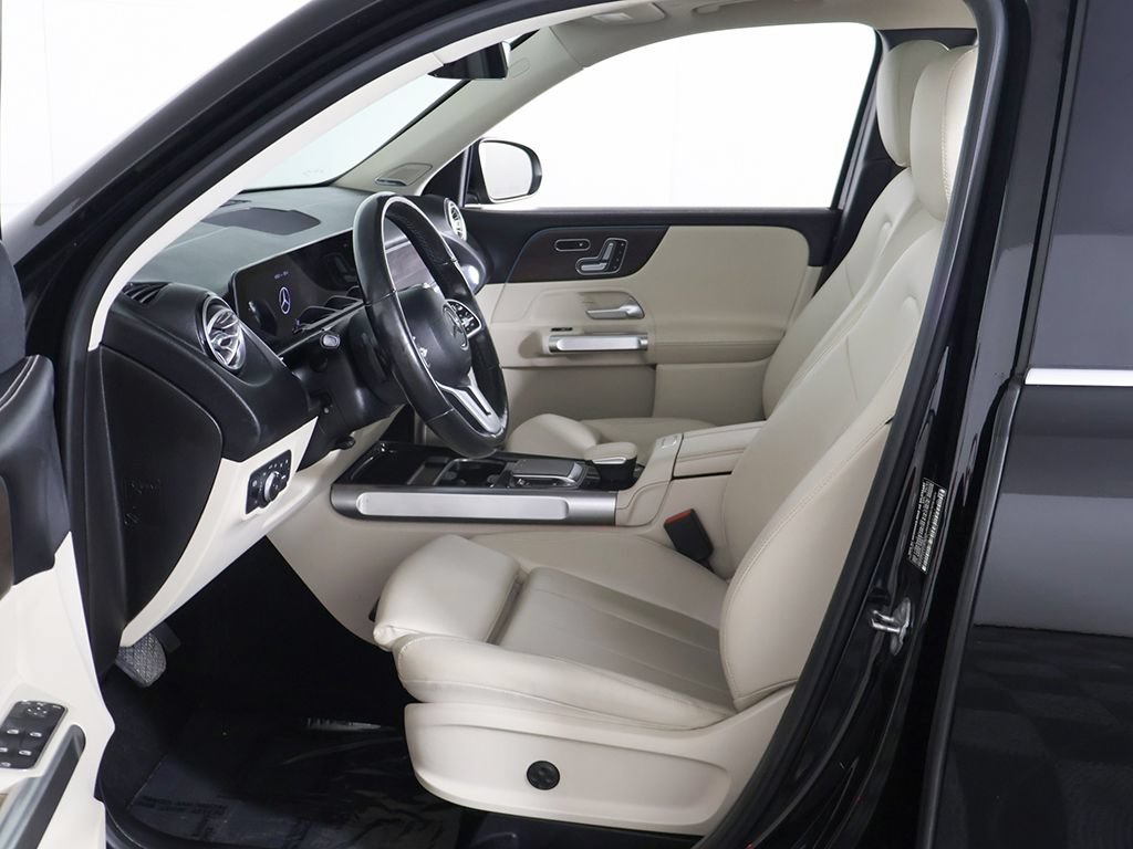 Used 2021 Mercedes-Benz GLB 250 4MATIC w/ Premium Package image 26
