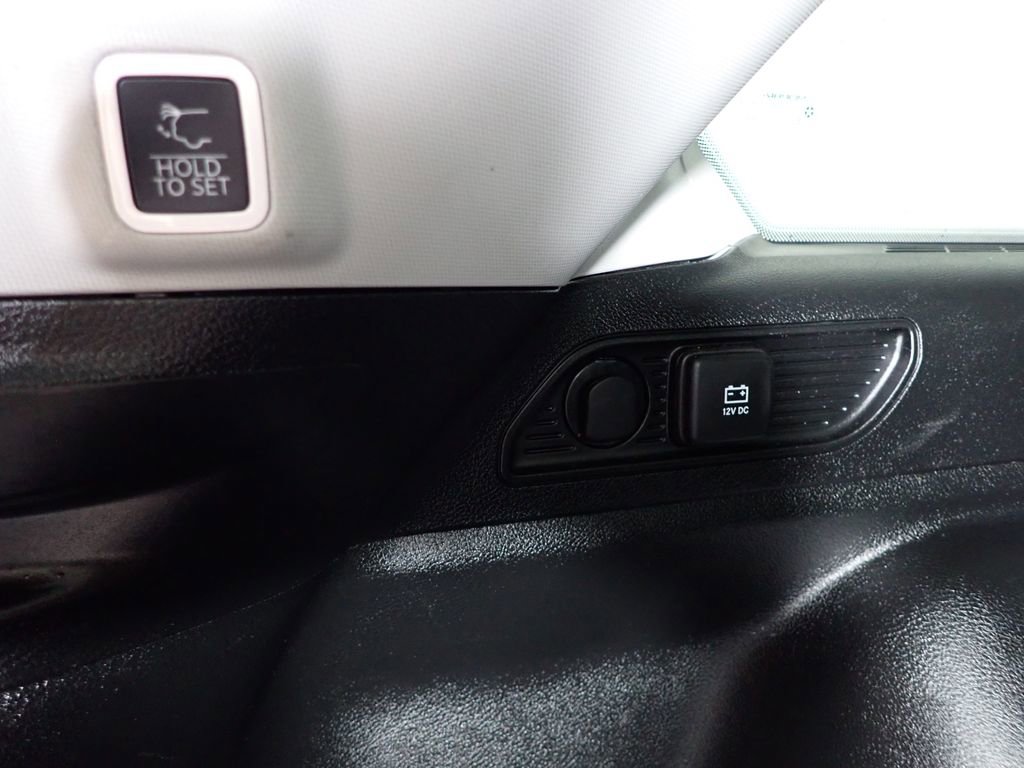 Used 2023 Jeep Grand Cherokee Limited w/ Luxury Tech Group II AWD/4WD image 18
