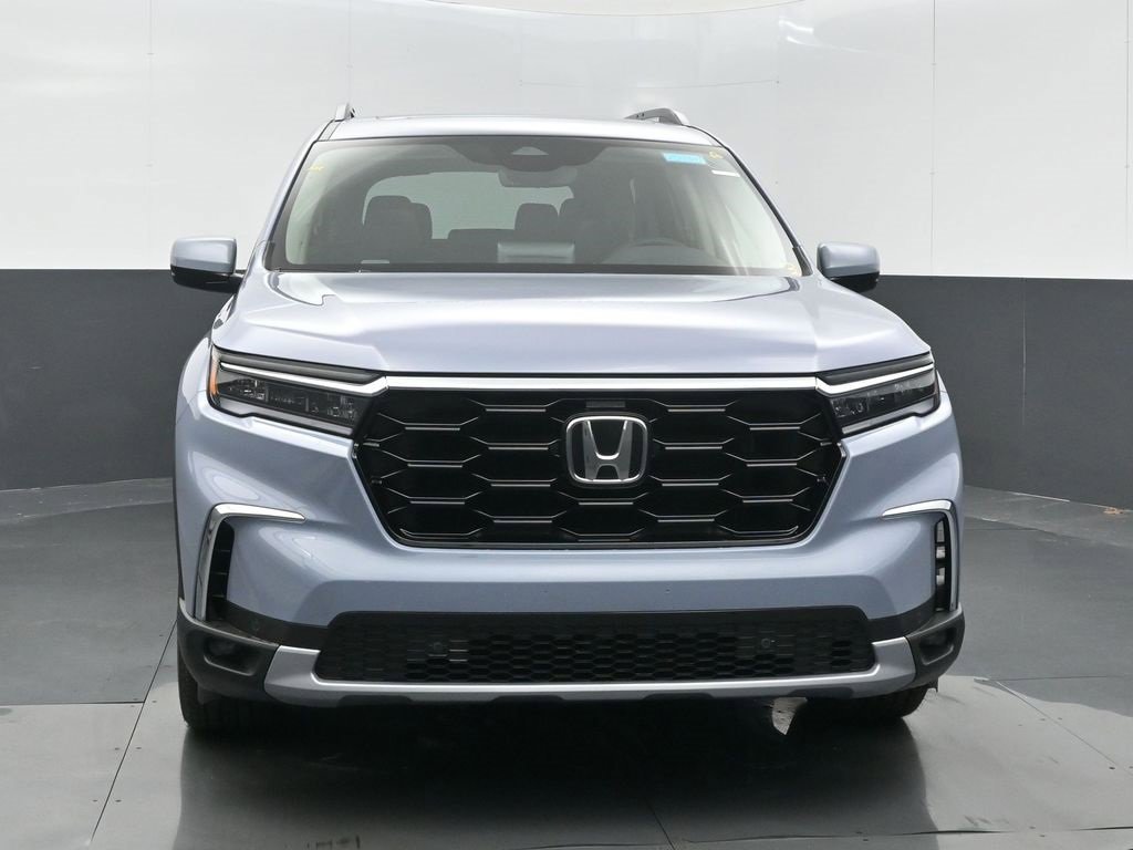 New 2025 Honda Pilot Touring image 4