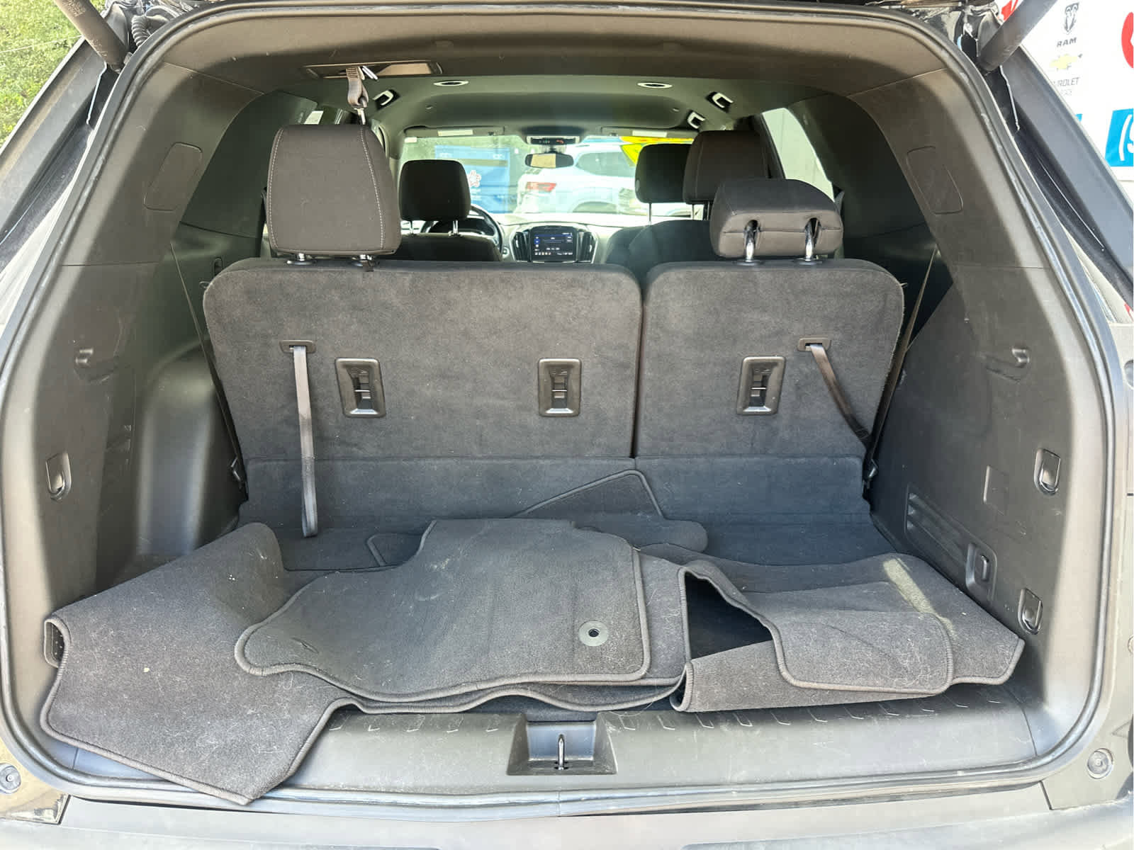 Used 2022 Chevrolet Traverse LT image 49