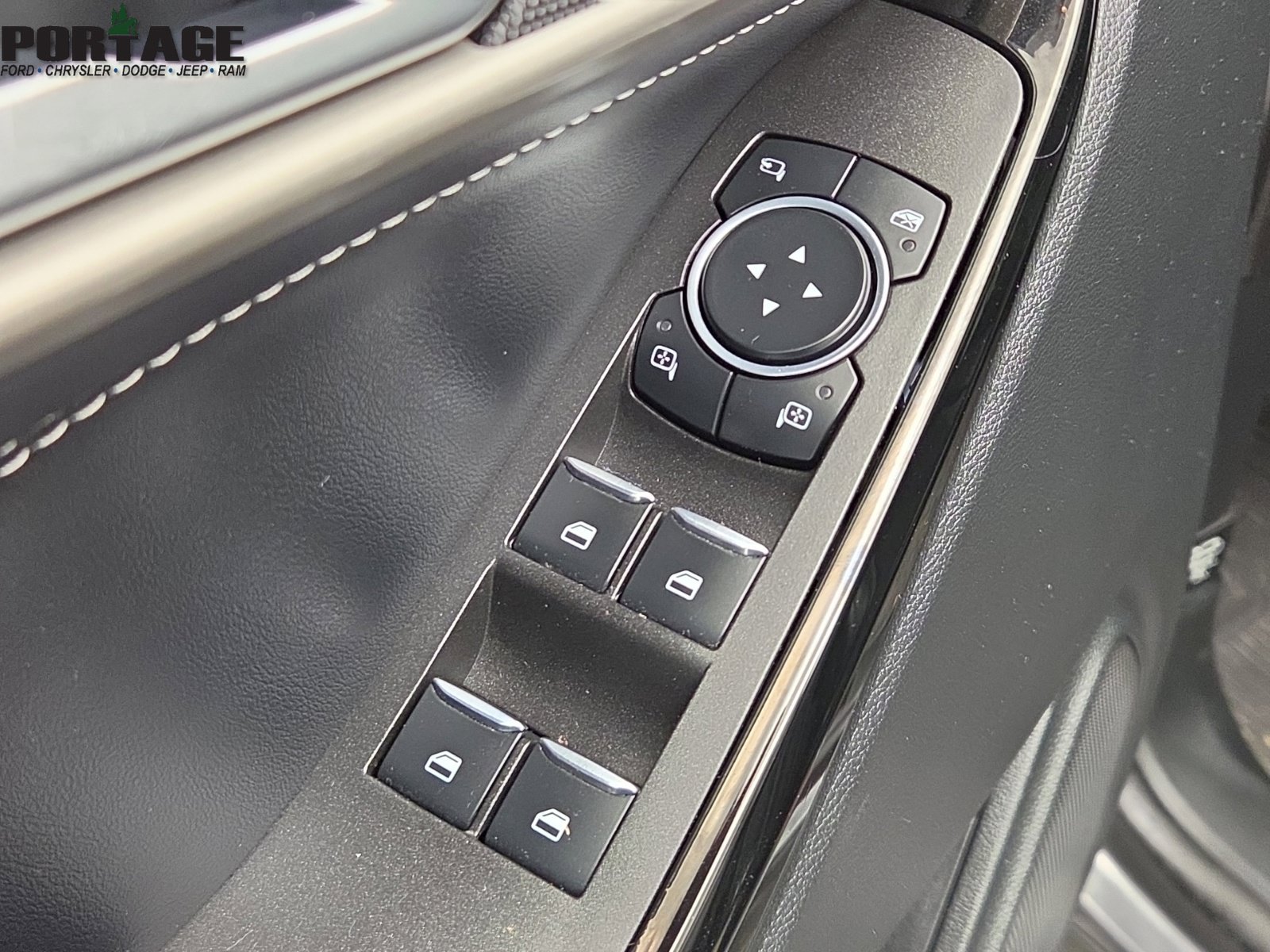 Used 2023 Ford Explorer ST AWD/4WD image 16