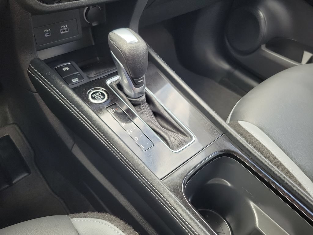 Used 2024 Nissan Kicks SR w/ SR Premium Package FWD image 29