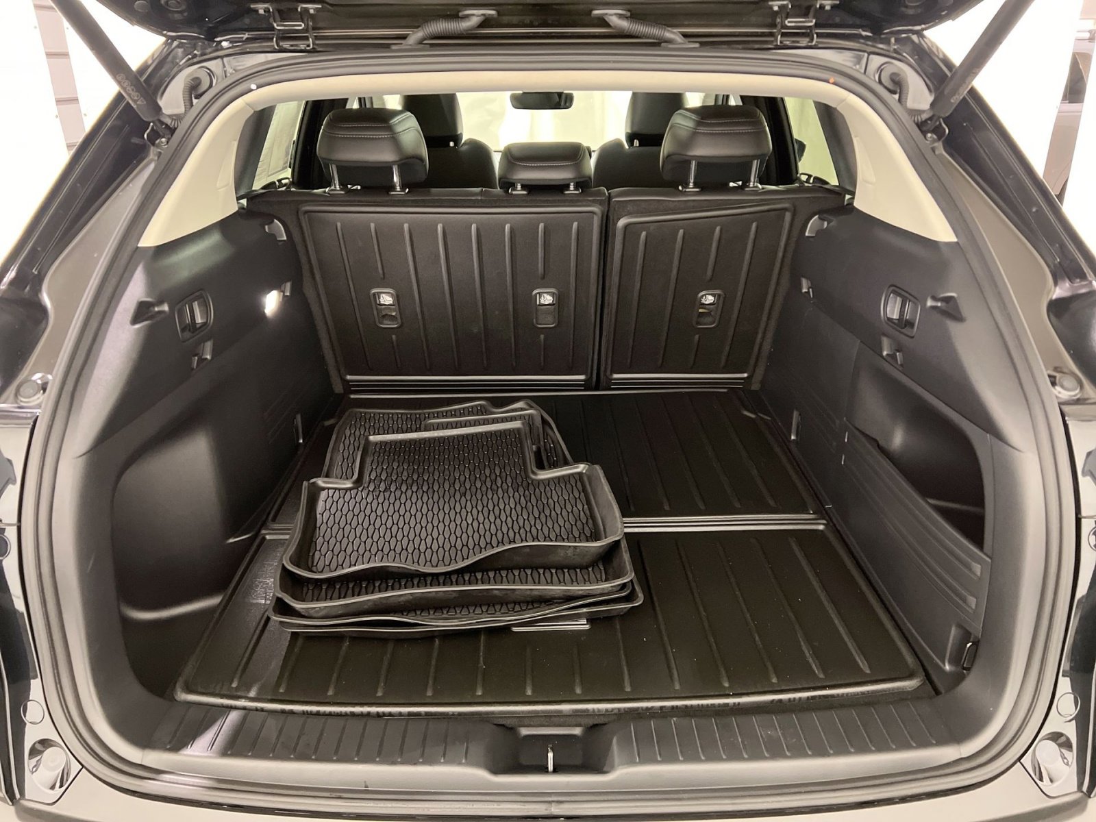 Used 2025 MAZDA CX-50 AWD 2.5 Hybrid w/ Weather Package image 26