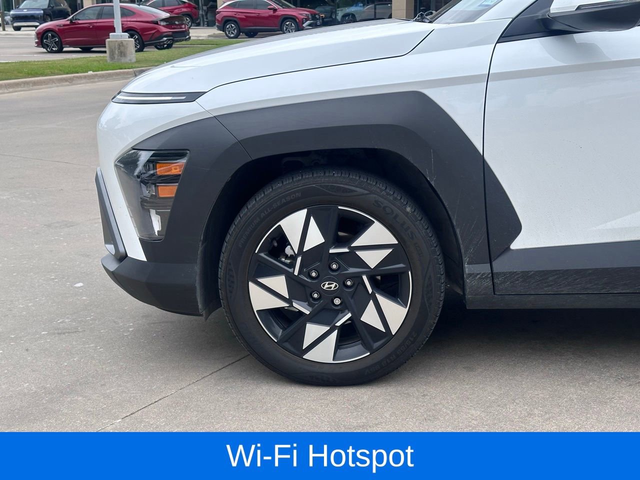 Used 2024 Hyundai Kona SEL w/ Convenience Package FWD image 8