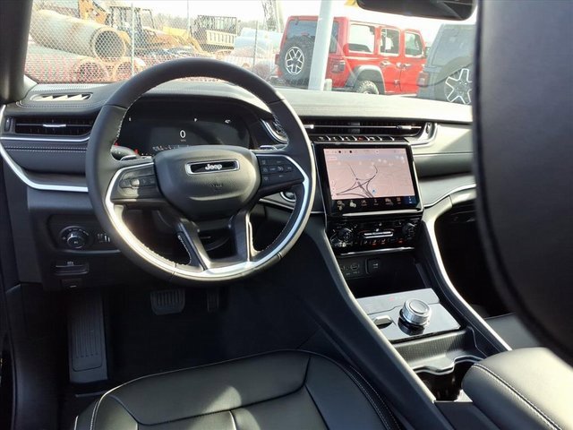 New 2025 Jeep Grand Cherokee L Limited image 12