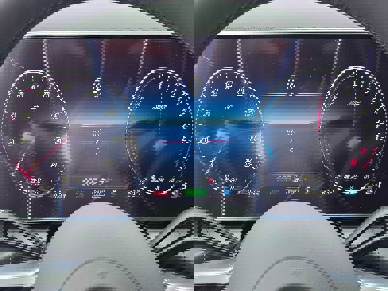 Used 2025 Mercedes-Benz GLC 350e 4MATIC image 38