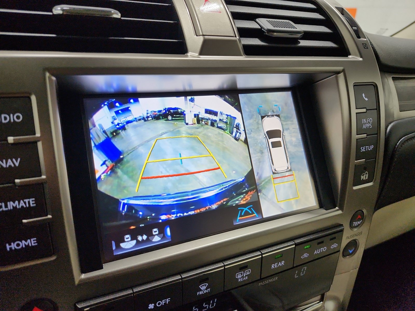 Used 2020 Lexus GX 460 Luxury w/ Accessory Package AWD/4WD image 22