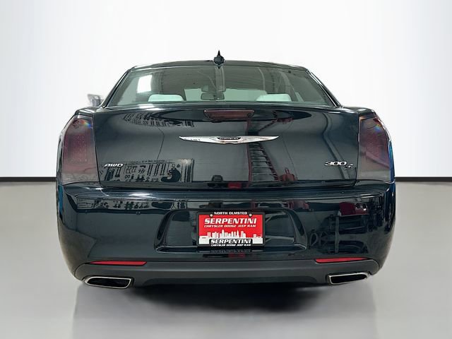 Used 2017 Chrysler 300 S image 7
