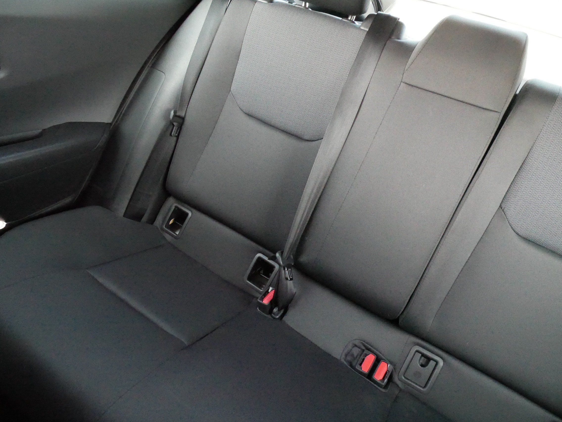 Certified 2025 Toyota Prius LE FWD image 12