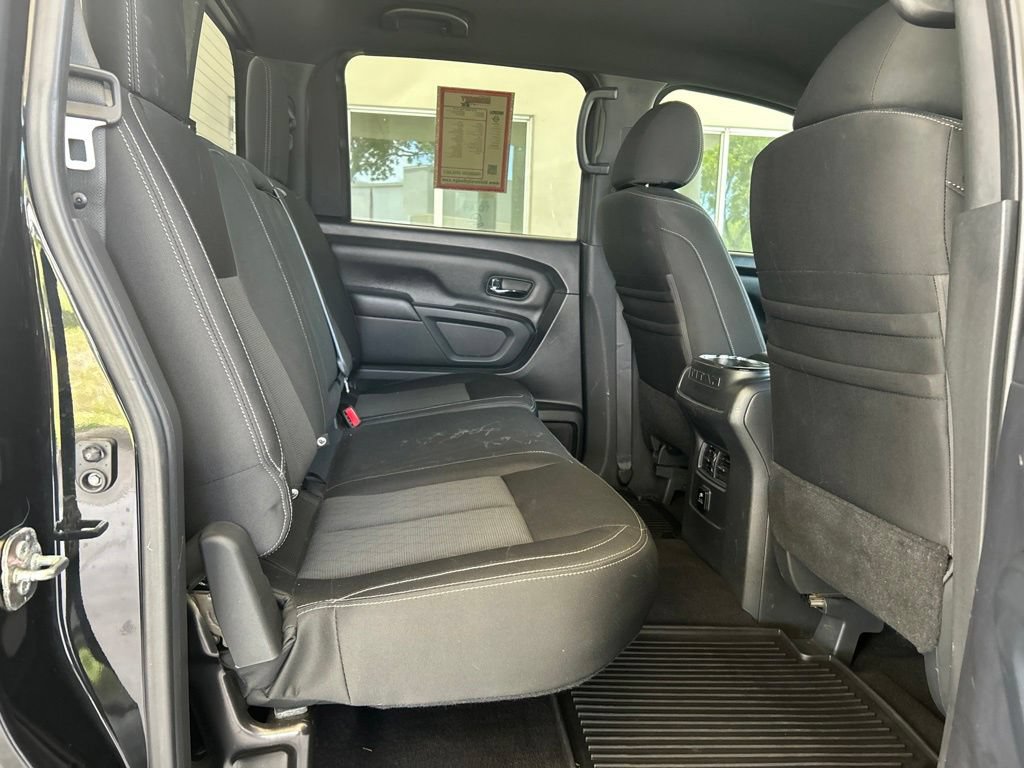 Used 2018 Nissan Titan SV w/ SV Convenience Package AWD/4WD image 31