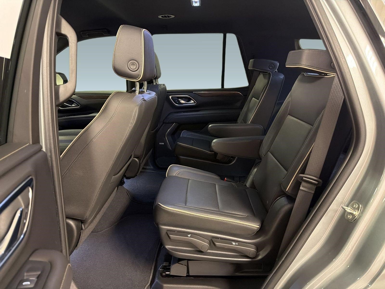 Used 2024 Chevrolet Tahoe Premier RWD image 20