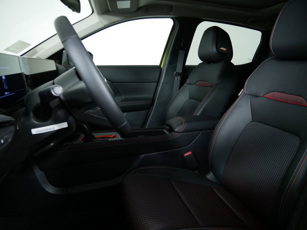 New 2026 Nissan Kicks SR image 15