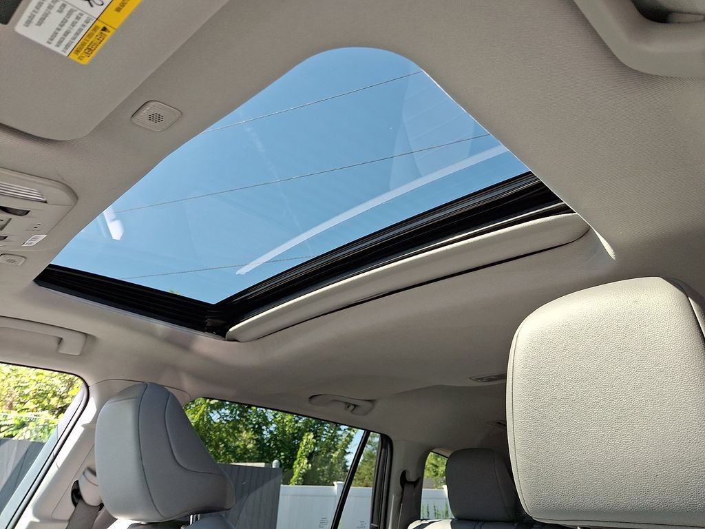 Used 2023 Toyota Highlander XLE FWD image 16