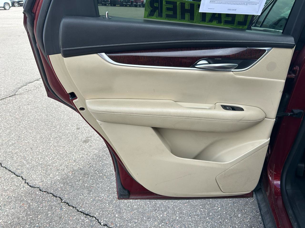 Used 2017 Cadillac XT5 Luxury w/ Driver Awareness Package FWD image 13