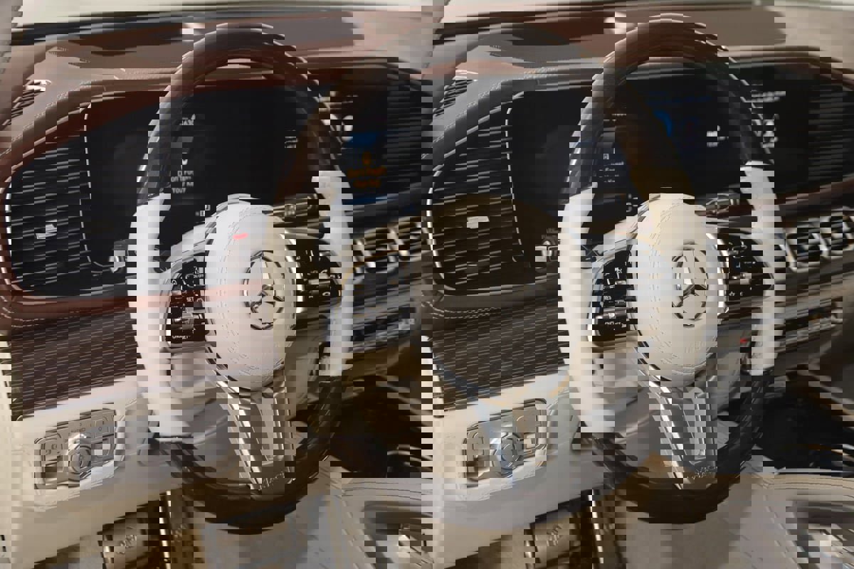 Used 2022 Mercedes-Benz Maybach GLS 600 4MATIC image 7