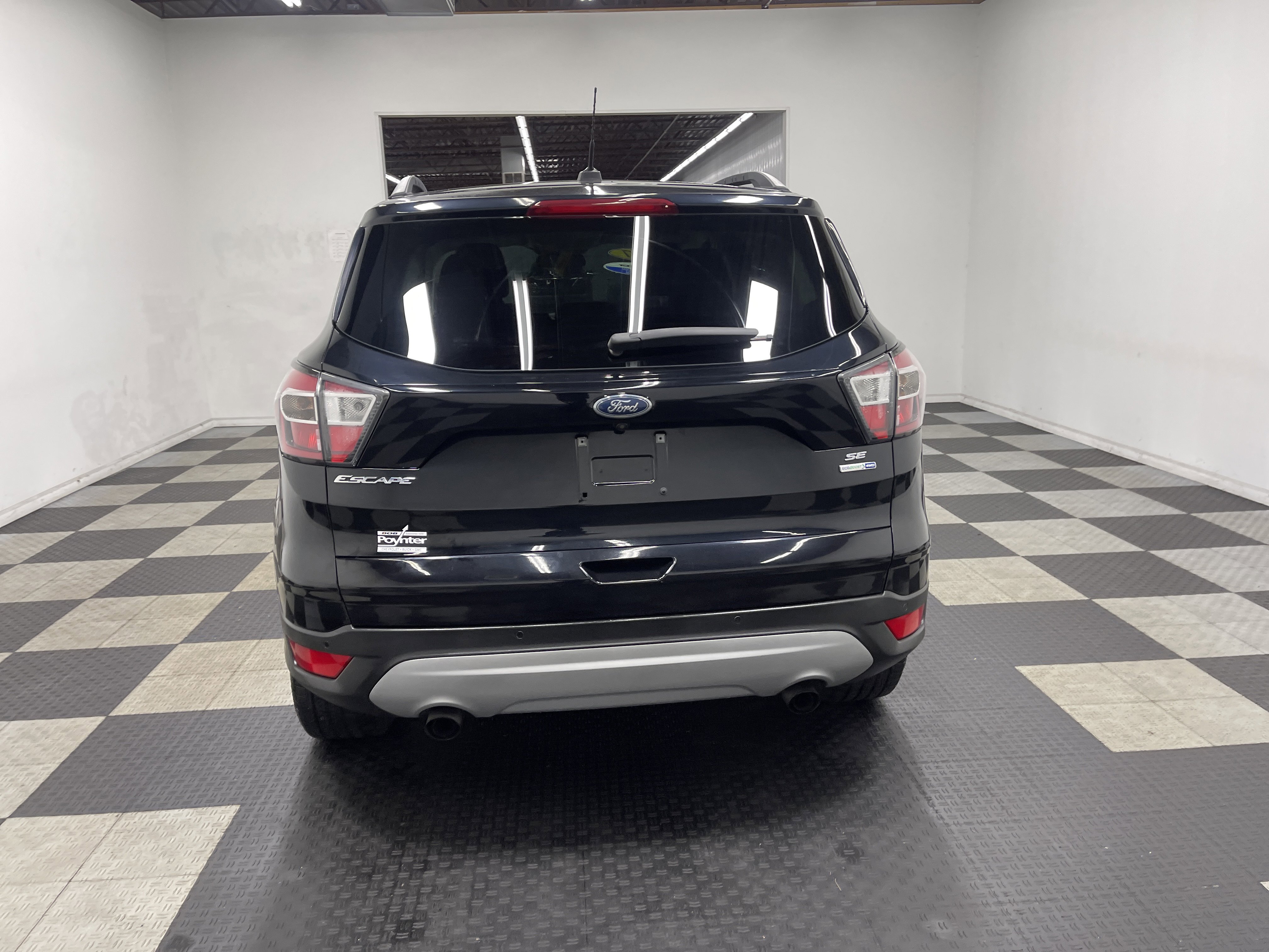 Used 2017 Ford Escape SE w/ Equipment Group 201A AWD/4WD image 3
