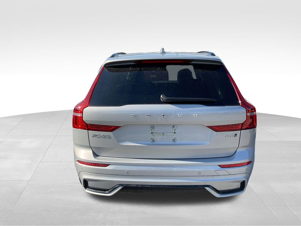 Used 2024 Volvo XC60 B5 Core image 8