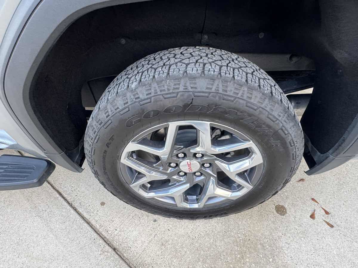 Used 2023 GMC Sierra 1500 SLT w/ SLT Premium Package image 37