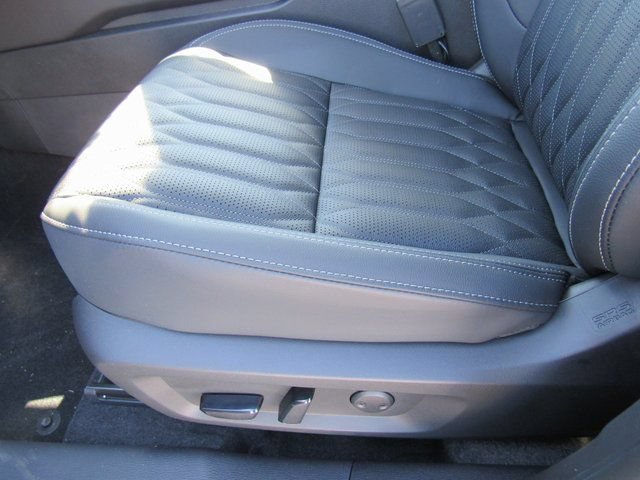 New 2026 Mitsubishi Outlander SEL FWD image 13