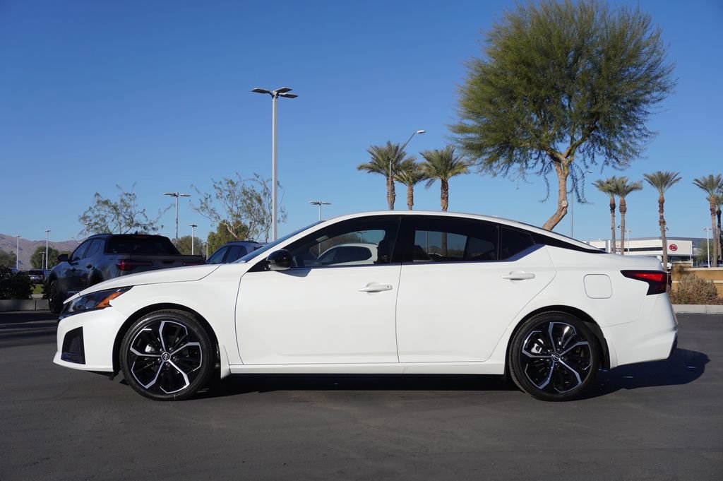 Certified 2025 Nissan Altima 2.5 SR image 2