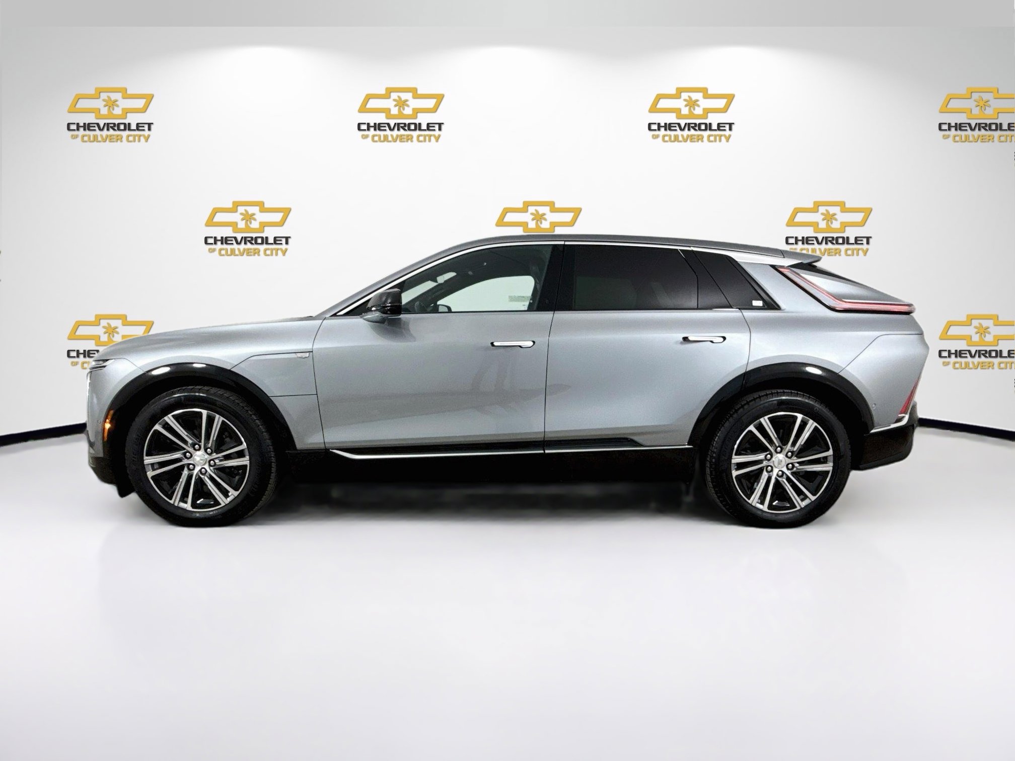 Used 2024 Cadillac Lyriq Luxury RWD image 4