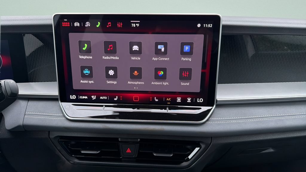 New 2026 Volkswagen Tiguan SE R-Line FWD image 20