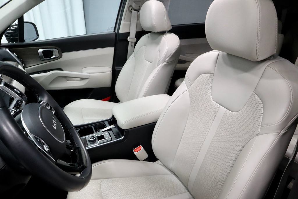 Used 2023 Kia Sorento EX w/ Panoramic Sunroof Package FWD image 27