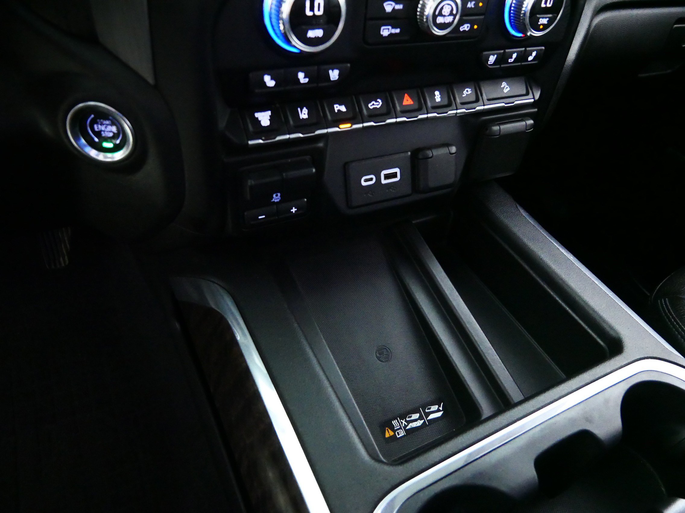 Used 2020 GMC Sierra 2500 Denali w/ Denali Ultimate Package AWD/4WD image 29
