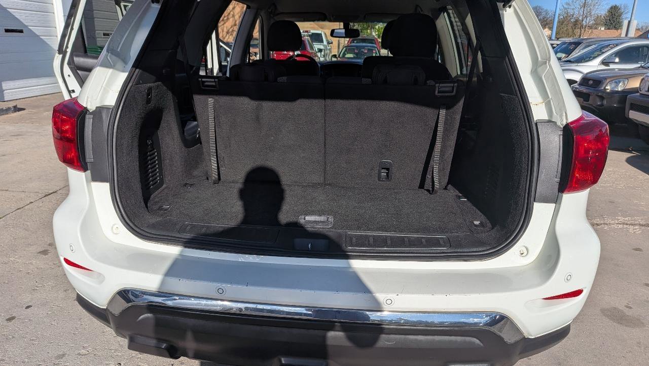 Used 2019 Nissan Pathfinder SV FWD image 12