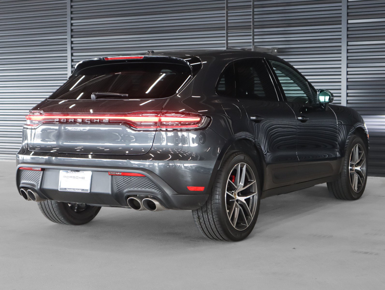 Certified 2024 Porsche Macan S AWD/4WD image 10