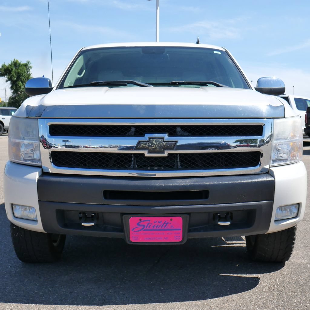 Used 2011 Chevrolet Silverado 1500 LTZ w/ LTZ White Diamond Edition AWD/4WD image 14