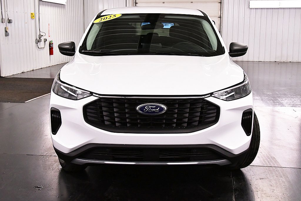 New 2025 Ford Escape Active w/ Cold Weather Package image 2