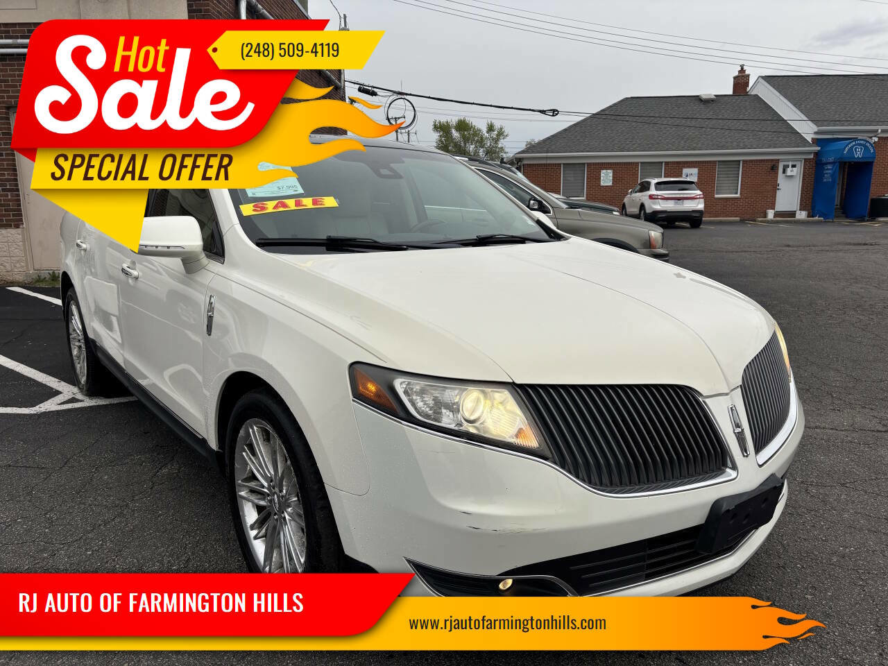 Used 2014 Lincoln MKT AWD w/ Equipment Group 201A image 1