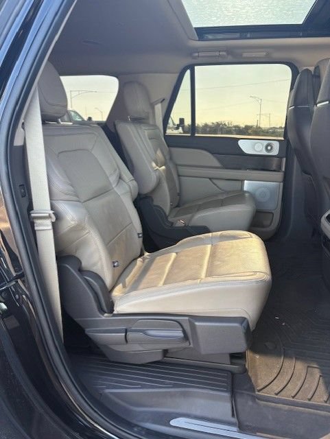 Used 2023 Lincoln Navigator L Reserve AWD/4WD image 19