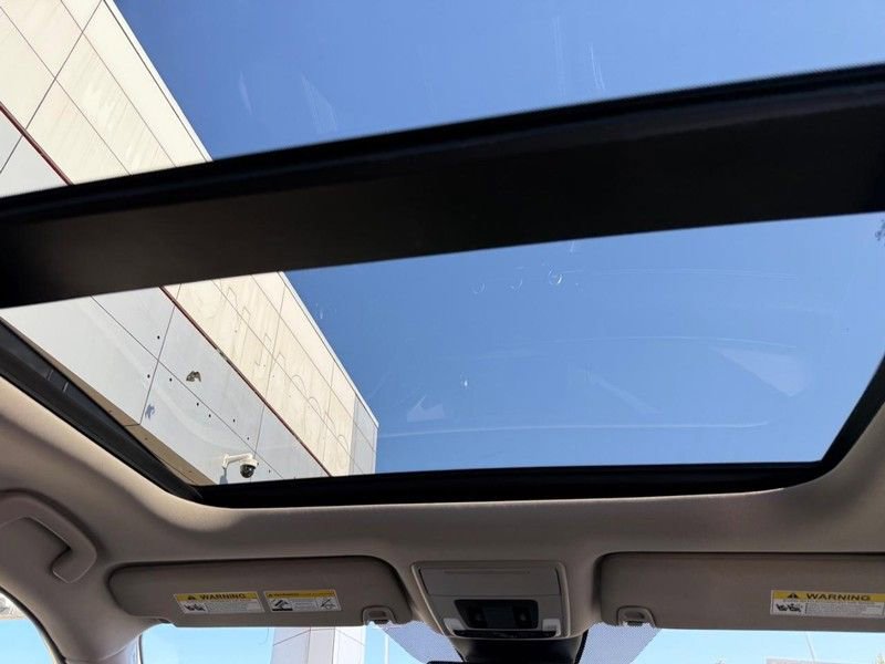 Used 2025 Honda Pilot Touring image 16