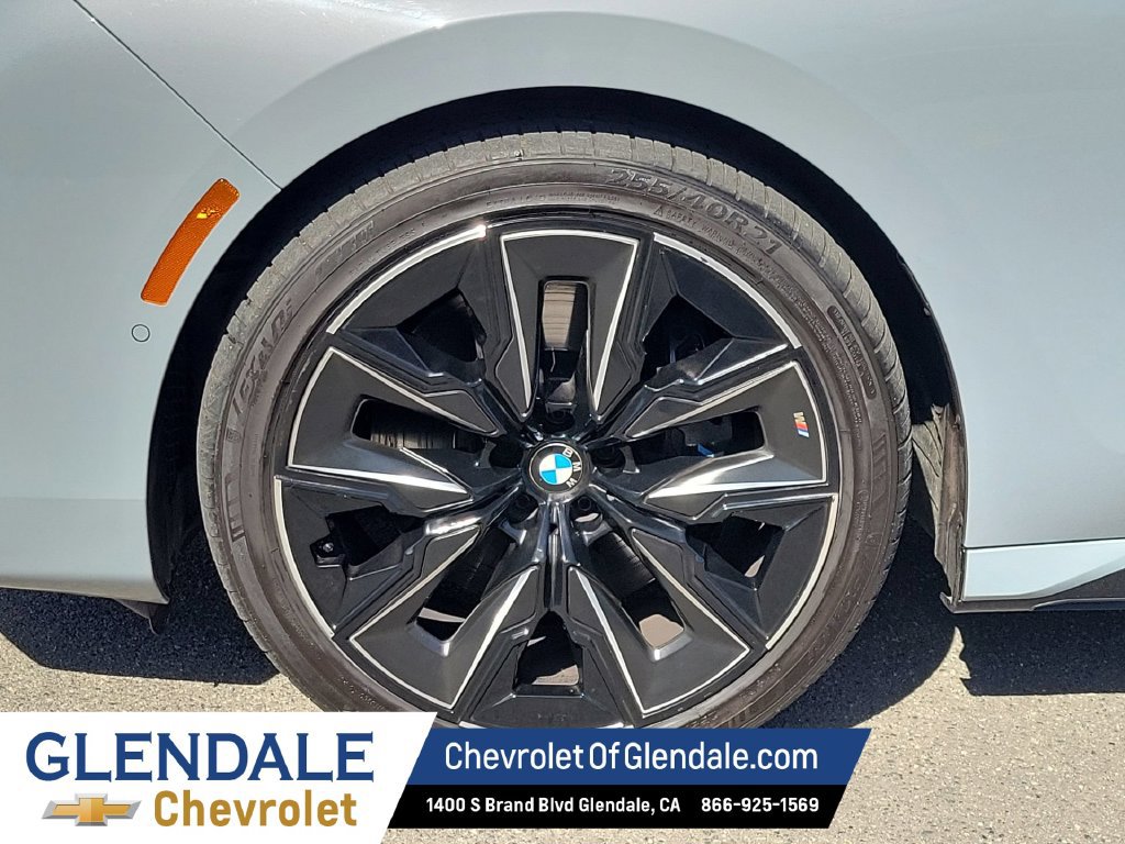 Used 2023 BMW 740i w/ Parking Assistance Package RWD image 10