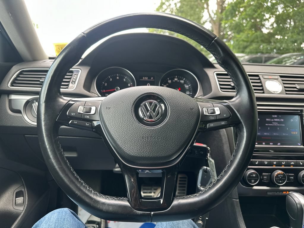 Used 2017 Volkswagen Passat 1.8T R-Line w/ R-Line Lighting Package FWD image 12