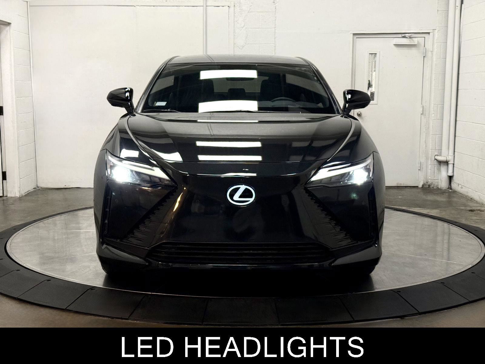 Used 2023 Lexus RZ 450e Premium w/ Technology Package AWD/4WD image 3