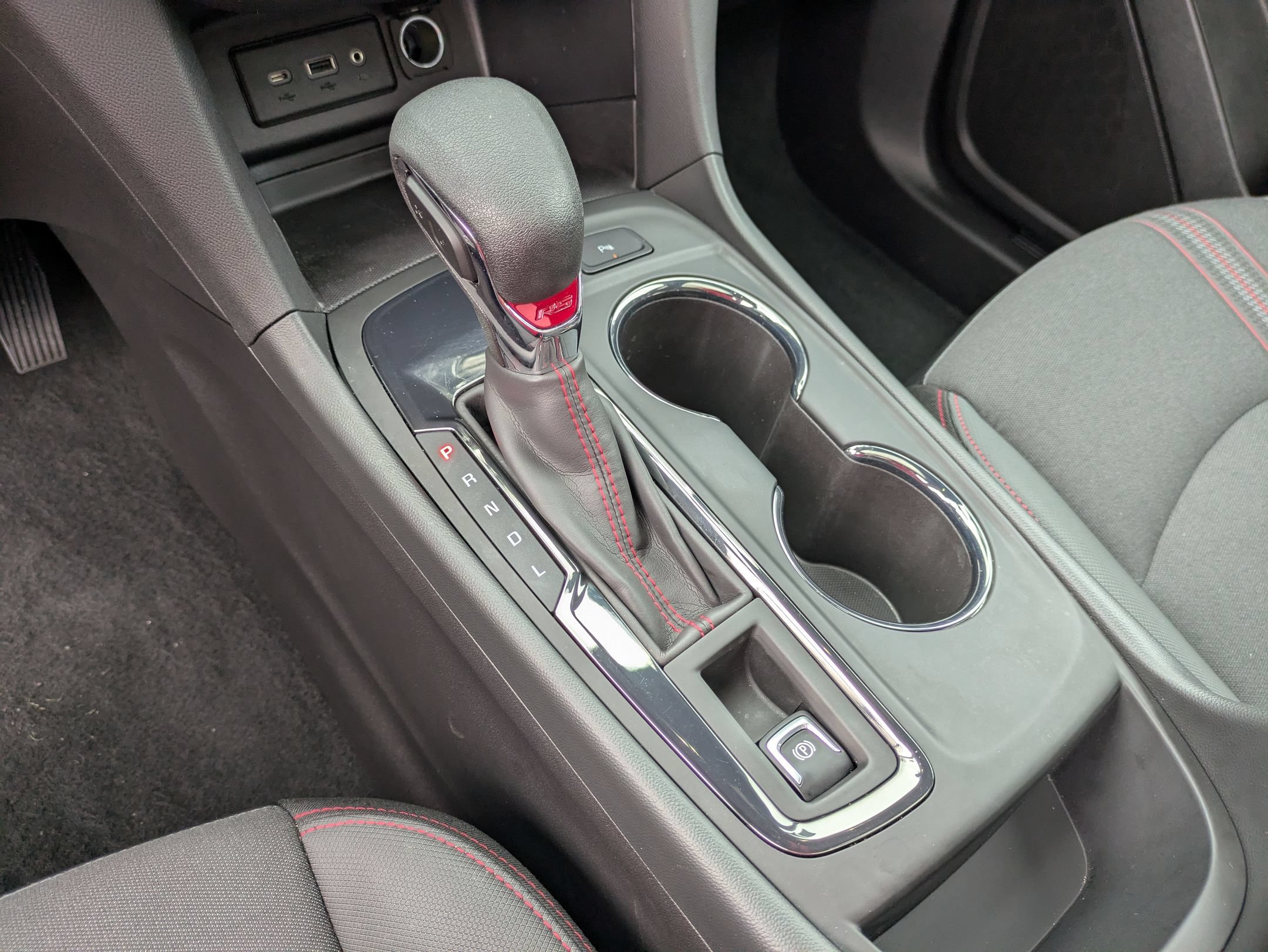 Used 2024 Chevrolet Equinox RS FWD image 26