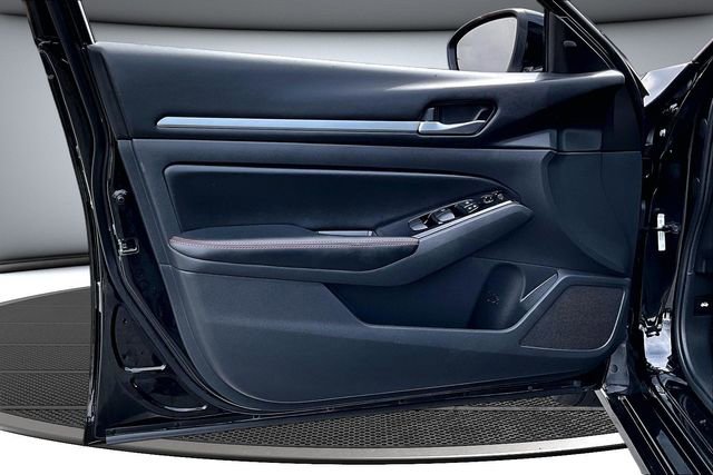 Certified 2024 Nissan Altima 2.5 SR FWD image 19