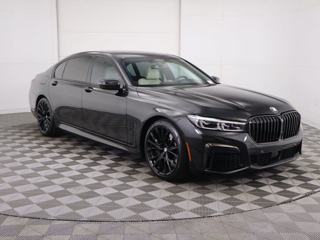 Certified 2022 BMW 750i xDrive w/ Luxury Rear Seating Package image 3