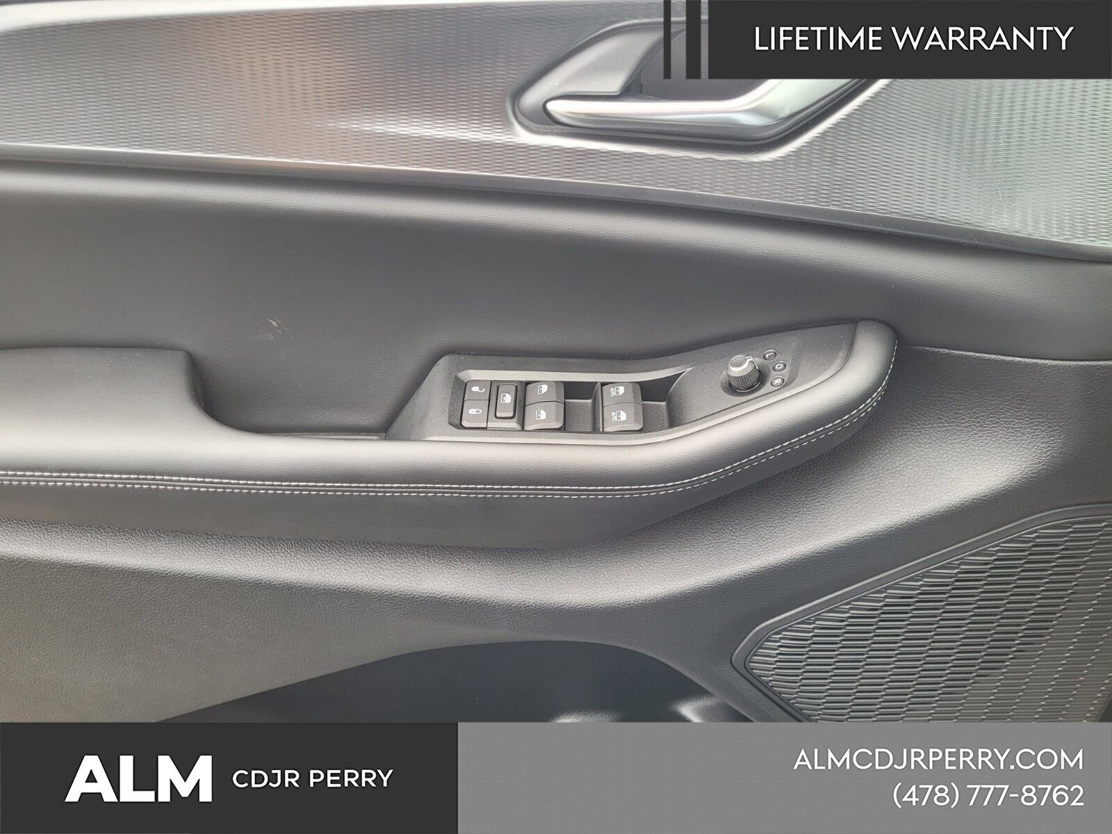 New 2025 Jeep Grand Cherokee Altitude image 24