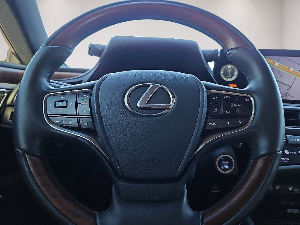 Used 2022 Lexus ES 300h Ultra Luxury w/ Accessory Package 2 FWD image 30