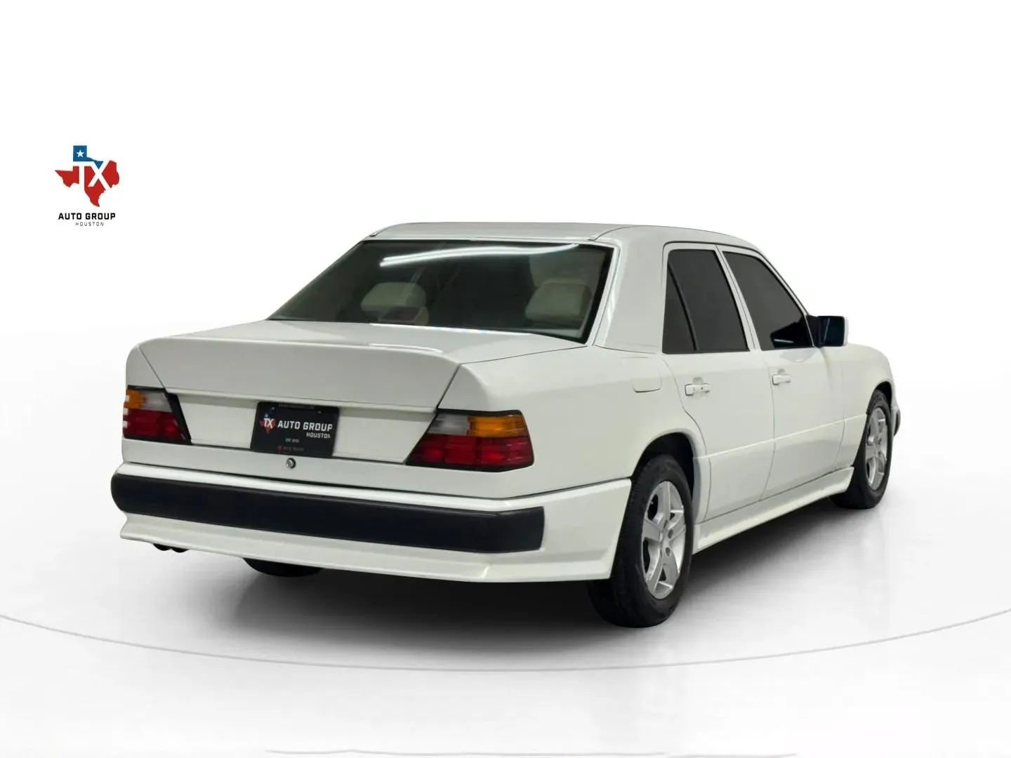 Used 1990 Mercedes-Benz 300 E 3.0 image 6