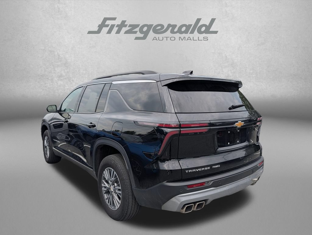 Used 2025 Chevrolet Traverse LT AWD/4WD image 3