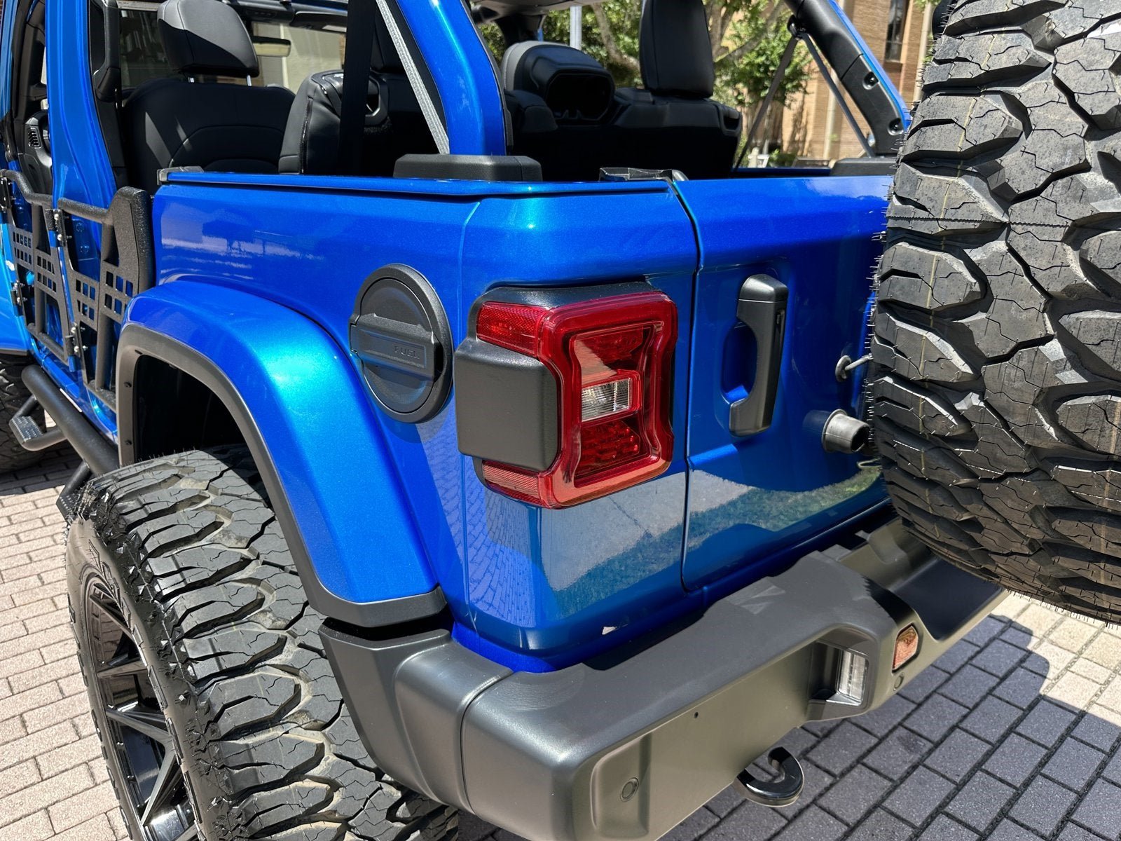 Used 2022 Jeep Wrangler Unlimited Sahara w/ LED Lighting Group AWD/4WD image 55