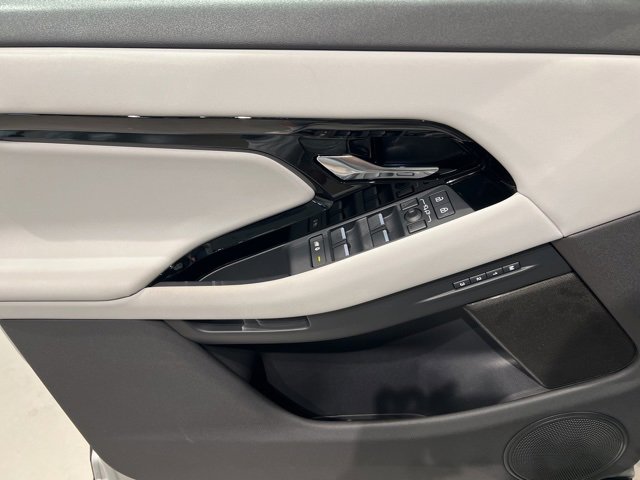 Used 2025 Land Rover Range Rover Evoque S image 15