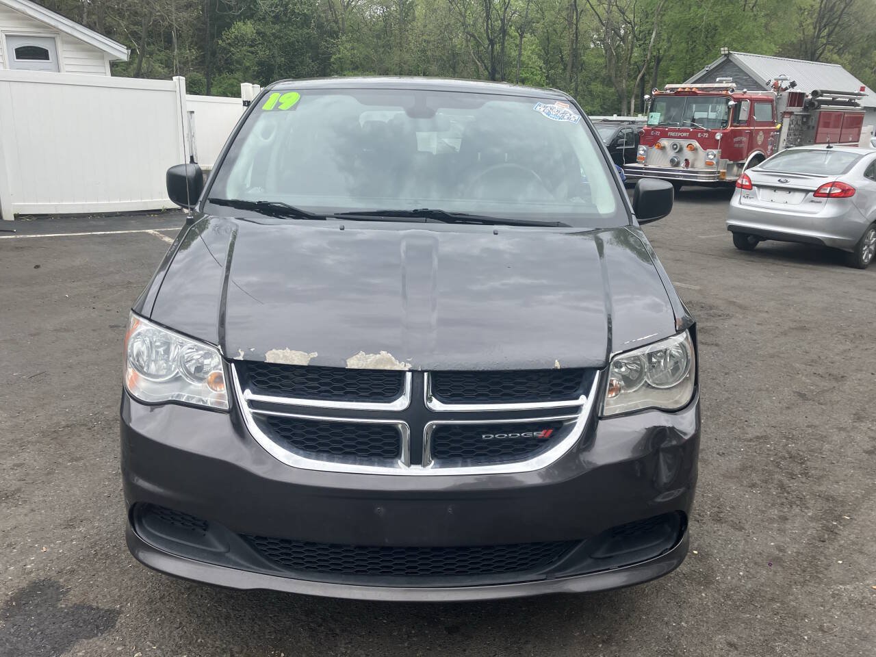 Used 2019 Dodge Grand Caravan SE w/ UConnect Hands-Free Group FWD image 4