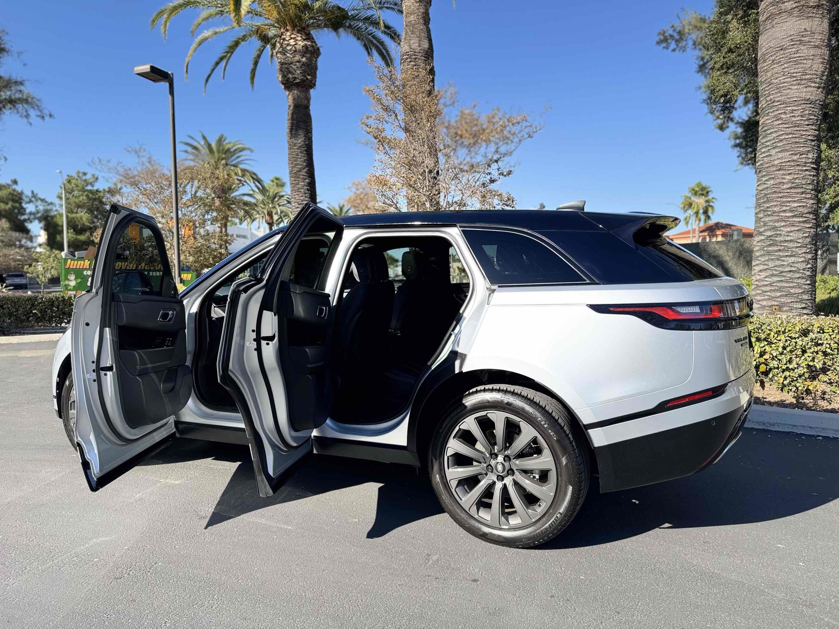 Used 2020 Land Rover Range Rover Velar R-Dynamic S image 34